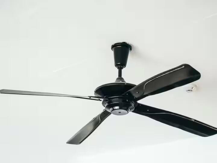 fan speed boost tips what to do if ceiling fan not blowing cool and fast air Ceiling Fan: ਜੇਕਰ ਛੱਤ ਵਾਲਾ ਪੱਖਾ ਨਹੀਂ ਦੇ ਰਿਹਾ ਤੇਜ਼ ਅਤੇ ਠੰਡੀ ਹਵਾ ਤਾਂ ਕਰ ਲਓ ਇਹ ਕੰਮ…ਇਲੈਕਟਰੀਸ਼ੀਅਨ ਦੀ ਵੀ ਨਹੀਂ ਪਵੇਗੀ ਲੋੜ