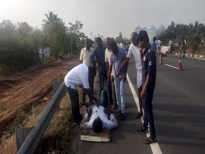 வேடசந்தூர் அருகே  கார் பாலத்தின் தடுப்புச் சுவரில் மோதி விபத்து - 4 பேர் படுகாயம்