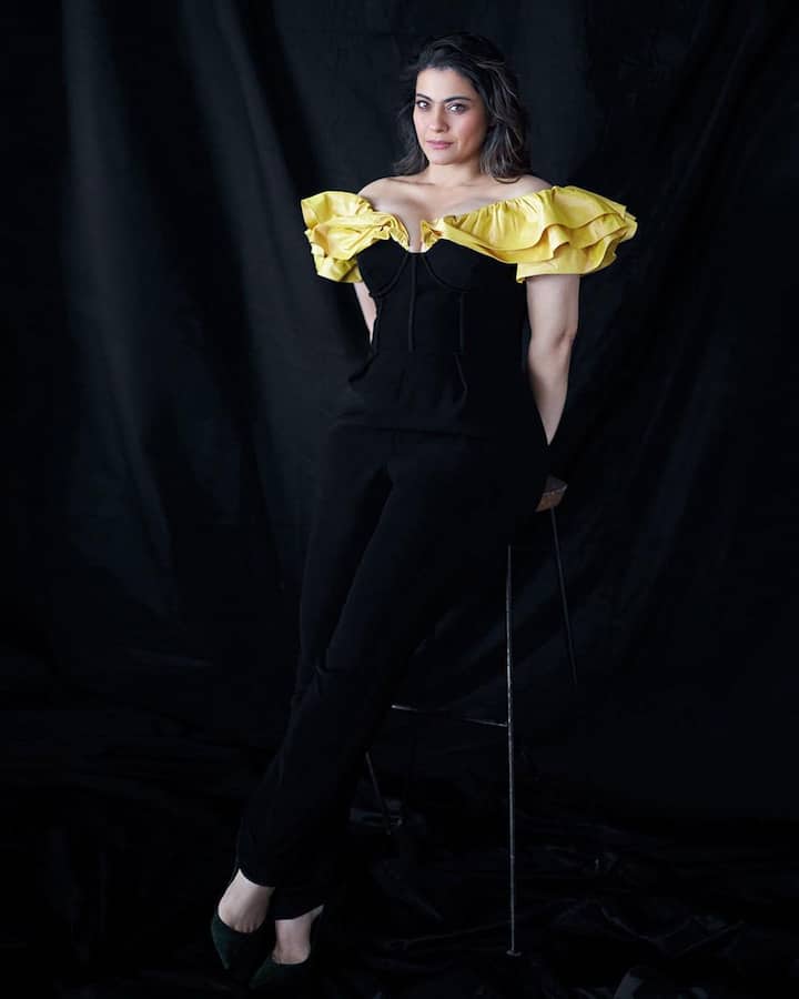 ఒకప్పుడు సినిమాల్లో నటిస్తున్నన్ని రోజులు మాత్రమే హీరోయిన్లు హైలెట్ అయ్యేవారు. ఇప్పుడు  సోషల్ మీడియా అందుబాటులోకి వచ్చిన తర్వాత కొత్తగా ఎంట్రీ ఇచ్చిన తారల నుంచి ఏజ్ బార్ బ్యూటీస్ వరకూ ఎవ్వరూ తగ్గట్లేదు. తాజాగా బాలీవుడ్ బ్యూటీ కాజోల్ షేర్ చేసిన పిక్స్ చూస్తే చూపుతిప్పుకోలేరు