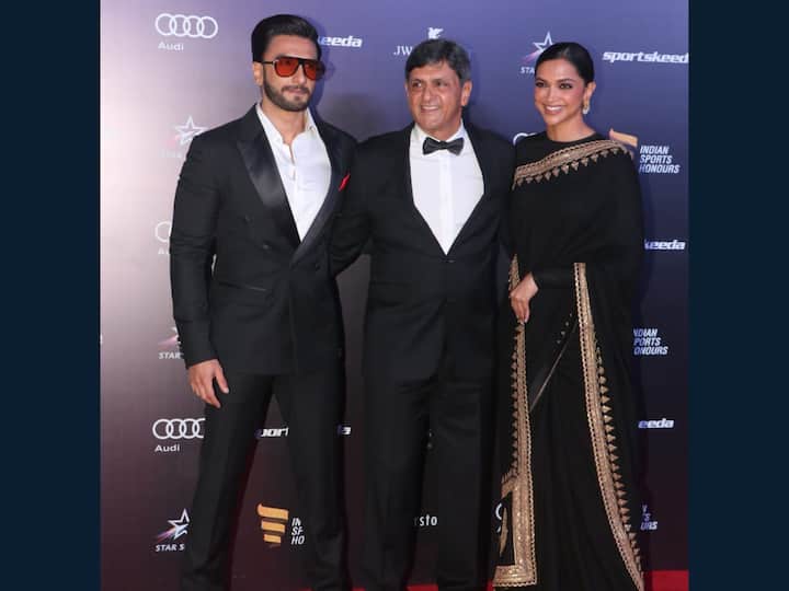 One of the major highlights of Indian Sports Honours 2023 was the presence of popular badminton player Prakash Padukone, who attended with daughter Deepika Padukone and son-in-law Ranveer Singh. (Image Source: Manav Manglani)