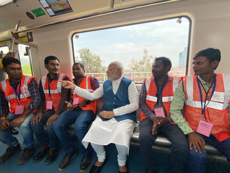 PM Modi In Karnataka Inaugurates Hospital Whitefield Metro Line In His 7th Visit To Poll Bound State PM Modi: குறுகிய காலத்தில் இந்தியா எப்படி வளர்ச்சியடைய முடியும்? பதில் சொன்ன பிரதமர் மோடி..!