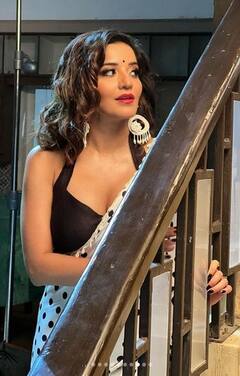 Monalisa: ਬਲੈਕ ਐਂਡ ਵ੍ਹਾਈਟ ਸਾੜ੍ਹੀ ਅਤੇ ਬੈਕਲੇਸ ਬਲਾਊਜ਼ ਪਹਿਨ ਮੋਨਾਲੀਸਾ ਨੇ ਦਿਖਾਇਆ ਹੌਟ ਅਵਤਾਰ, ਫੋਟੋਆਂ ਦੇਖ ਕੇ ਉੱਡੇ ਪ੍ਰਸ਼ੰਸਕਾਂ ਦੇ ਹੋਸ਼