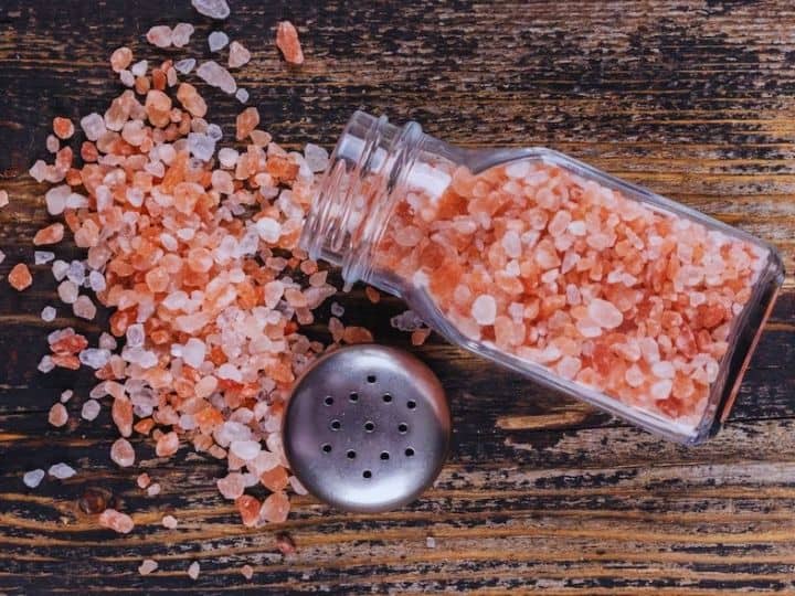 Rock Salt Health Benefits Know Advantages Of Sendha Namak Sendha Namak: सिर्फ व्रत के खाने में ही नहीं, रोजाना खाए जाने वाले भोजन में भी डालें 'सेंधा नमक', मिलेंगे ये 5 फायदे