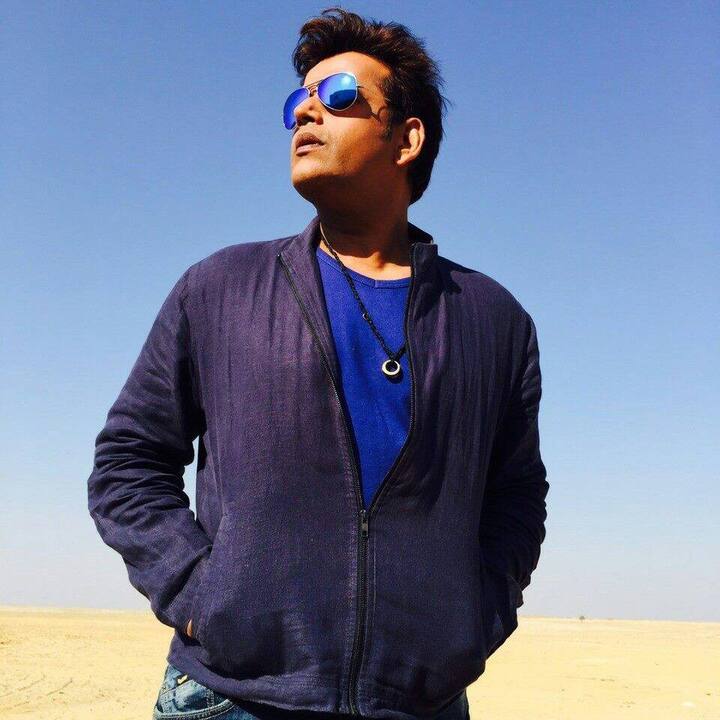 रवि किशन ने अपने सपनों को पूरा करने के लिए रामलीला में सीता का किरदार तक निभाया है. जी हां उन्होंने कई महिला वाले किरदार निभाते हुए अपने स्ट्रगल भरे दिन निकाले हैं.