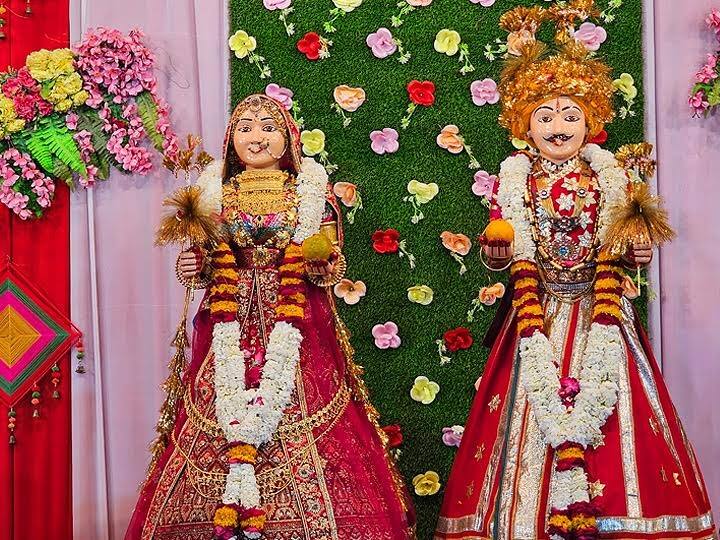 Gangaur Festival married women celebrated with huge arrangements know the myth ann Gangaur Festival: हाथों में मेहंदी और सोलह श्रृंगार के साथ सुहागिनों ने इस तरह मनाया गणगौर पर्व, जानें क्या है त्योहार से जुड़ी खास मान्यता!