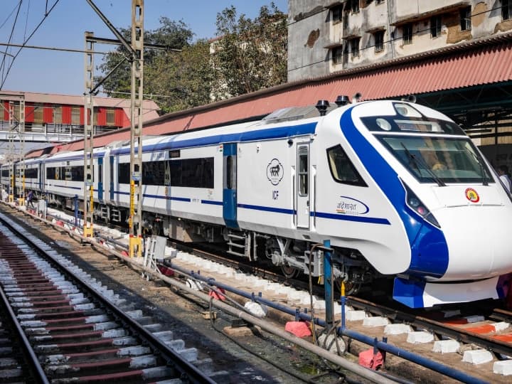 Vande Bharat Express in Rajasthan will run between Ajmer and Delhi Know Schedule ANN Vande Bharat Train: राजस्थान पहुंची वंदे भारत एक्सप्रेस, अजमेर-दिल्ली के बीच इन स्टेशन पर रुकेगी ट्रेन, जानें शेड्यूल