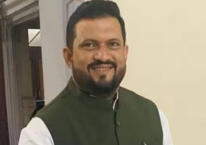 লাক্ষাদ্বীপের সাংসদ মহম্মদ ফয়জল:  ২০২৩ সালে তাঁকে একটি দায়রা আদালত হত্যার চেষ্টার মামলায় দোষী সাব্যস্ত করে।