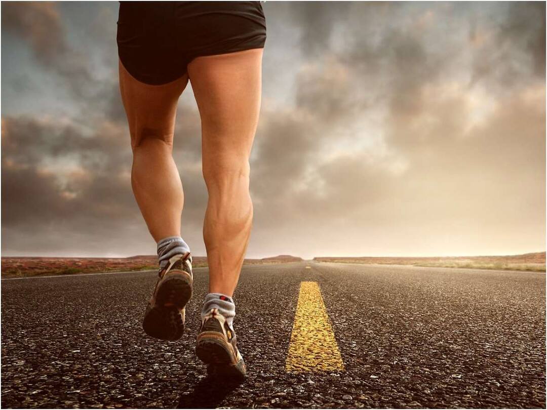 Do these symptoms appear in the legs? But if you have high cholesterol High Cholesterol: కాళ్లల్లో ఈ లక్షణాలు కనిపిస్తున్నాయా? అయితే మీకు అధిక కొలెస్ట్రాల్ ఉన్నట్టే