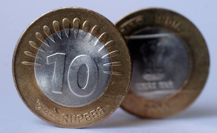 ৩১ মার্চ শেষ হচ্ছে এই আর্থিক বছর। তার আগে কয়েকটা দিকে আমাদের খেয়াল রাখতেই হবে। সেগুলো কী? আসুন চট করে একবার দেখে নিই।