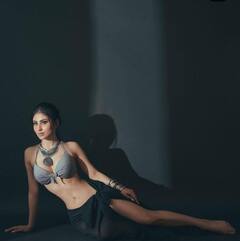 मौनी रॉय की खूबसूरती और फिगर देख कर थम जाएंगी निगाहें...जानिए उनके फिटनेस का राज