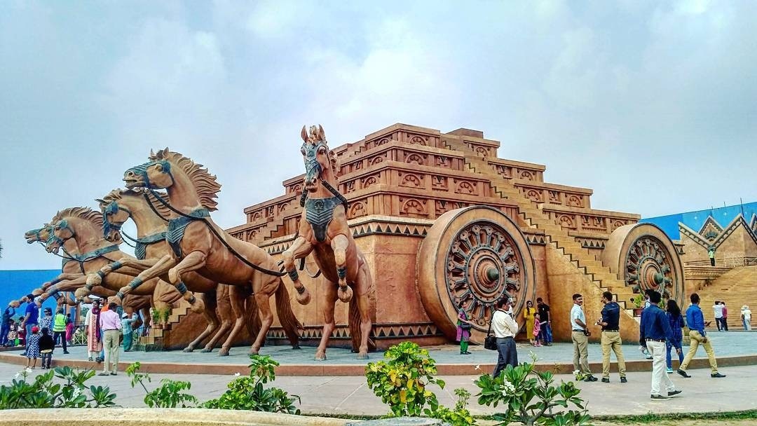 Worlds biggest film studio in hyderabad see inside pictures of ramoji film  studio hyderabad | Ramoji Film City Inside Photos: अंदर से कैसा दिखता है  विश्व का सबसे बड़ा फिल्म स्टूडियो? यहां