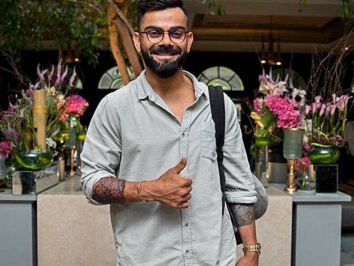 Virat Kohli mysterious blue smartphone leaves fans confused iphone apple rcb ipl 2023 Virat Kohli कौनसा स्मार्टफोन करते हैं इस्तेमाल? मिल गया है जवाब, पढ़िए