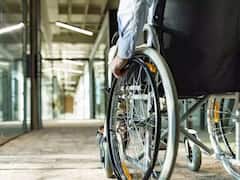 தஞ்சையில் மாற்றுத்திறனாளிகளுக்கு உதவி உபகரணங்கள் வழங்க பயனாளிகள் தேர்வு செய்யும் முகாம்