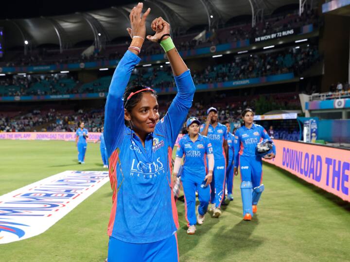 WPL 2023: MI Captain Harmanpreet Kaur reaction after going to Final against UP-W MI-W vs UP-W: यूपी को हराकर महिला आईपीएल के फाइनल में पहुंची मुंबई इंडियंस,  जानें कप्तान हरमनप्रीत ने किस खिलाड़ी को दिया जीत का श्रेय