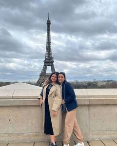 Namrata Shirodkar: ఈఫిల్ టవర్ ముందు కూతురు సితారతో నమ్రతా శిరోద్కర్