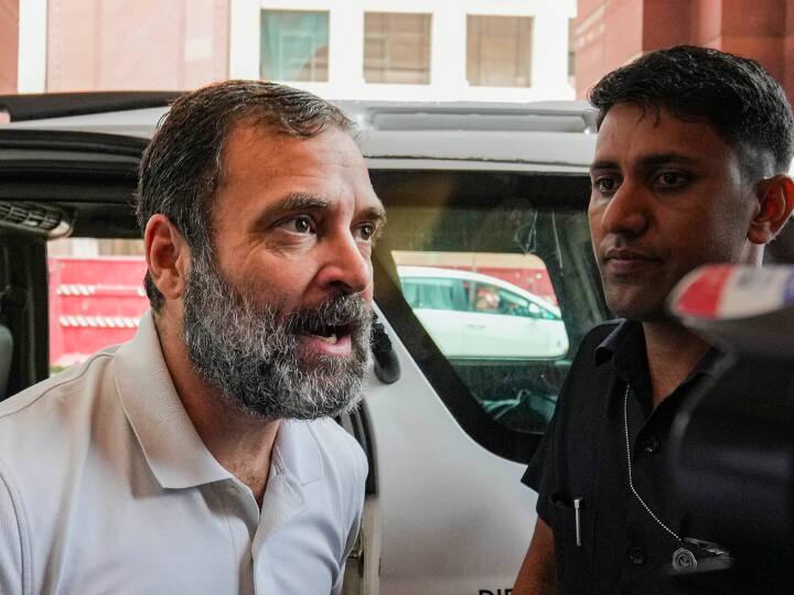 Rahul Gandhi Disqualified: 'आतंकवादी प्रज्ञा ठाकुर संस्कारी हैं', राहुल की सांसदी जाने पर भड़के कांग्रेसी नेता, कहा- चोर को चोर कहने पर... Rahul Gandhi Disqualified as mp srinivas bv shares video pragya thakur called her terrorist Rahul Gandhi Disqualified: 'आतंकवादी प्रज्ञा ठाकुर संस्कारी हैं', राहुल की सांसदी जाने पर भड़के कांग्रेसी नेता, कहा- चोर को चोर कहने पर...