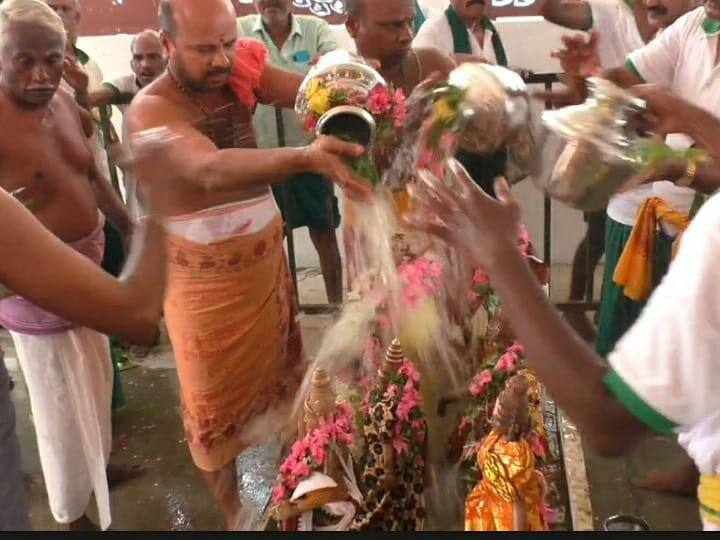 Kumbabishekam ceremony according to Karur historical and modern sculpture TNN கரூர் புகழிமலை பாலசுப்பிரமணிய சுவாமி கோவில் கும்பாபிஷேகம் -  விழா பணிகள் மும்மூரம்