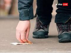 Navratri 2023: नवरात्रि के दौरान सड़क पर पड़े मिले पैसे तो होते हैं ये संकेत, उठाने से पहले जान लें ये बात वरना सब हो जाएगा बर्बाद