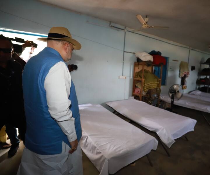 गृह मंत्री के प्रवास को देखते हुए पोटकपल्ली कैंप और सुकमा जिला पुलिस छावनी में तब्दील कर दिया गया. पोटकपल्ली कैंप से रवाना होने के बाद गृहमंत्री अमित शाह जगदलपुर एयरपोर्ट पहुंचे.