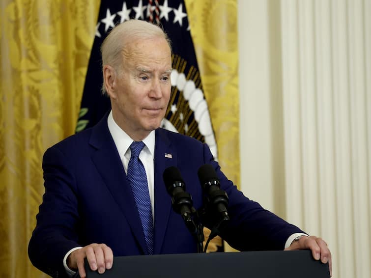 america president Joe Biden mistake Evokes Laughter At Canadian Parliament I Applaud China Joe Biden: தவறுதலாக சீனாவை பாராட்டிய அமெரிக்க அதிபர்..! வாயை பிளந்த கனடா எம்.பி.க்கள்..! நடந்தது என்ன?