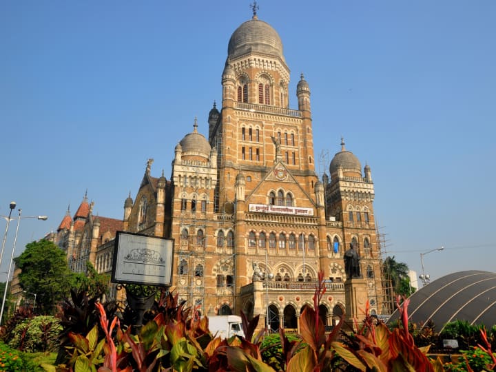 BMC Property Tax Significant performance of Mumbai Municipal Corporation property tax collection of Rs 5575 crore in 2022 23 financial year BMC Property Tax : बीएमसीकडून 2022-23 आर्थिक वर्षात 5575 कोटी रुपये मालमत्ता कर संकलन, लक्ष्याच्या तुलनेत तब्बल 775 कोटी रुपये अधिक संकलन