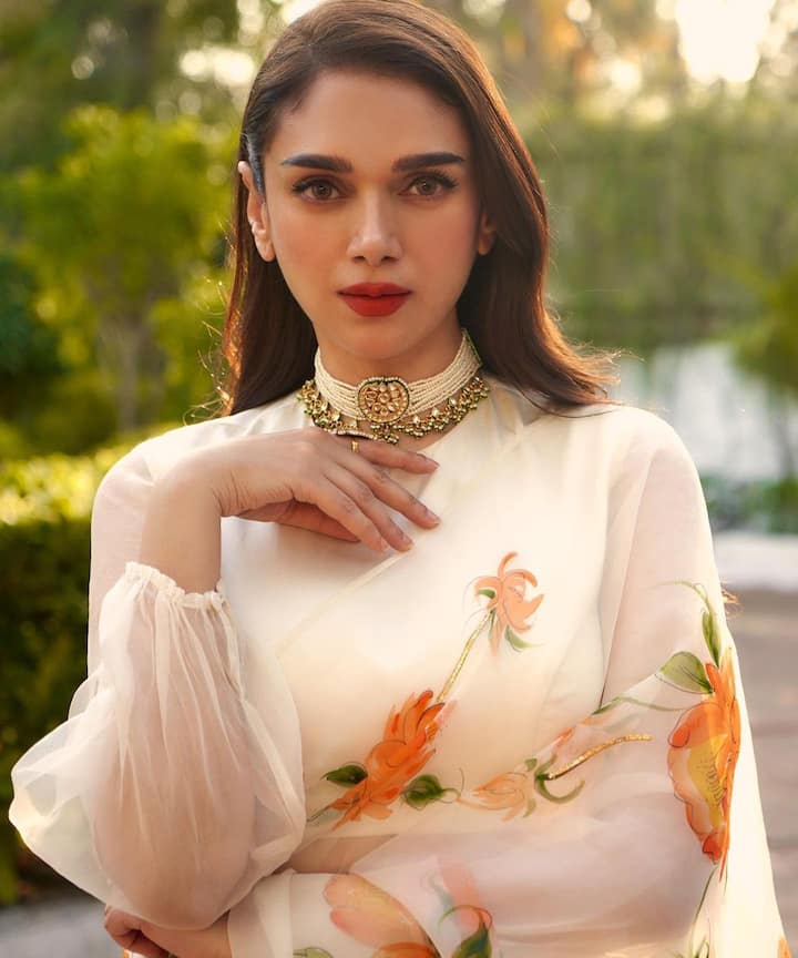Aditi Rao Hydari dons a beautiful white chiffon saree as she gears up for the promotions of her upcoming web-series 'Jubilee'. (Image Source: Instagram)