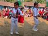 अंग्रेजी गाने पर मटक-मटक कर डांस कर रहा स्कूली बच्चा, Video से नहीं हटेगी नजर