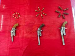 বারুদের স্তূপে বীরভূম! মিলল বিপুল পরিমাণ বোমা তৈরির মশলা, আগ্নেয়াস্ত্র ও গুলি