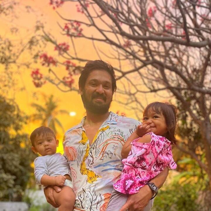 நகுல்-ஸ்ருதி அடிக்கடி தங்களது குடும்ப புகைப்படங்களை இன்ஸ்டாகிராம் பக்கத்தில் வெளியிடுவர்