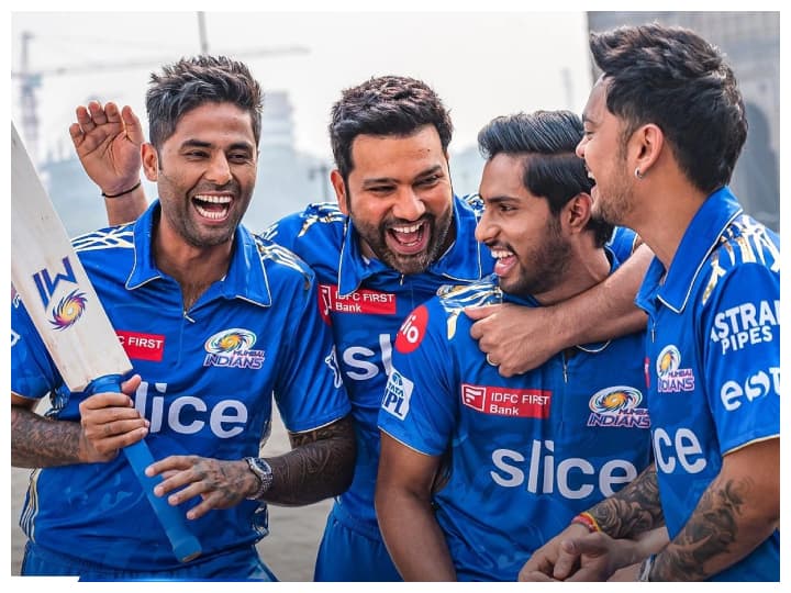 IPL 2023: Before the start of IPL, Mumbai Indians players Rohit Sharma, Ishaan Kishan, Suryakumar Yadav and Tilak Verma shot a promo, a funny video went viral IPL 2023: क्रिकेट बाद अब एक्टिंग करते नजर आएं रोहित-सूर्या, मुंबई इंडियंस ने शेयर किया वीडियो