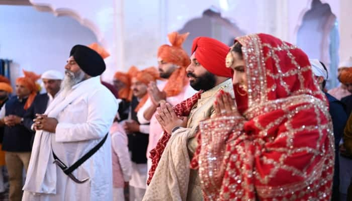 Harjot Singh Bains Wedding News: ਪੰਜਾਬ ਦੇ ਕੈਬਨਿਟ ਮੰਤਰੀ ਹਰਜੋਤ ਸਿੰਘ ਬੈਂਸ ਅੱਜ ਵਿਆਹ ਦੇ ਬੰਧਨ ਵਿੱਚ ਬੱਝ ਗਏ। ਉਨ੍ਹਾਂ ਦਾ ਵਿਆਹ ਆਈਪੀਐਸ ਅਧਿਕਾਰੀ ਜੋਤੀ ਯਾਦਵ ਨਾਲ ਹੋਇਆ ਹੈ। ਜੋਤੀ ਯਾਦਵ ਪੰਜਾਬ ਪੁਲਿਸ ਵਿੱਚ ਐਸਪੀ ਹਨ।