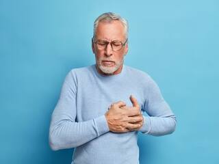 Heart Problem : हृदय निरोगी ठेवण्यासाठी हे 5 पदार्थ खाणे लगेच बंद करा; वाचा तज्ज्ञांचा सल्ला