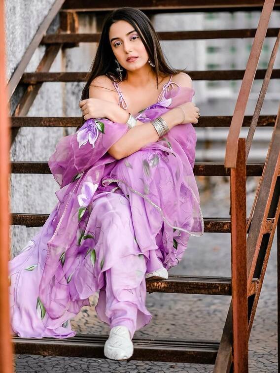 कपिल शर्मा की ऑनस्क्रीन गर्लफ्रेंड के पास है ये डिग्री