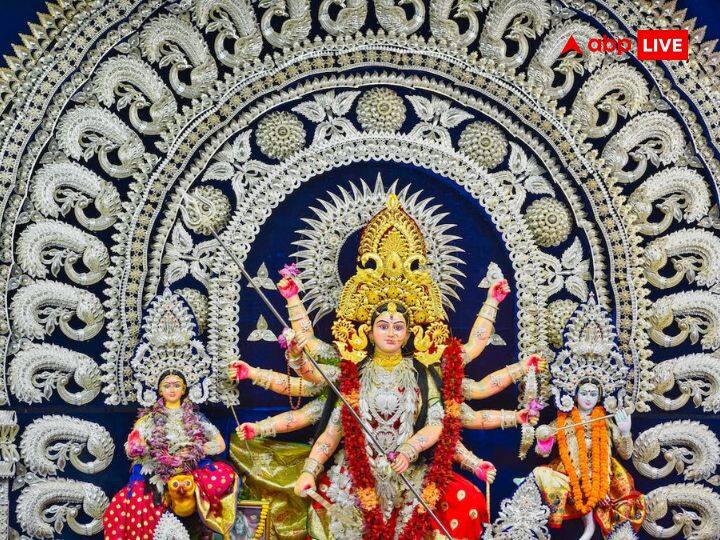 नवरात्रि के दिनों मे तुलसी के पौधे के पास घी का एक दीपक जरूर जलाना चाहिए. माना जाता है कि इससे गृह क्लेश दूर होता है और दाम्पत्य जीवन में खुशहाली बनी रहती है.