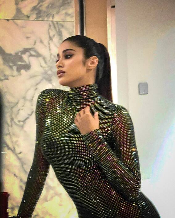 Janhvi Kapoor Latest Pics : అతిలోక సుందరి కుమార్తె అంటే ఆమాత్రం ఉంటుంది మరి
