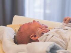 क्यों कहते हैं जन्म के वक्त बच्चे का रोना जरूरी है... ये है इसके पीछे का कारण