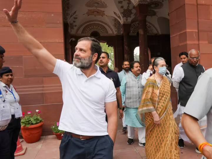 Rahul Gandhi Disqualified: एक माफी और बच जाती राहुल की सांसदी! पहले भी तीन बार में मांग चुके हैं माफी Rahul Gandhi Disqualified as mp is One apology and Rahul s MP seat would save he apologized three times before in defamation case Rahul Gandhi Disqualified: एक माफी और बच जाती राहुल की सांसदी! पहले भी तीन बार में मांग चुके हैं माफी