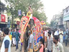 நீடூர் சோமநாதசுவாமி கோயில் கும்பாபிஷேக விழா - யானை மீது கொண்டு வரப்பட்ட புனித நீர்