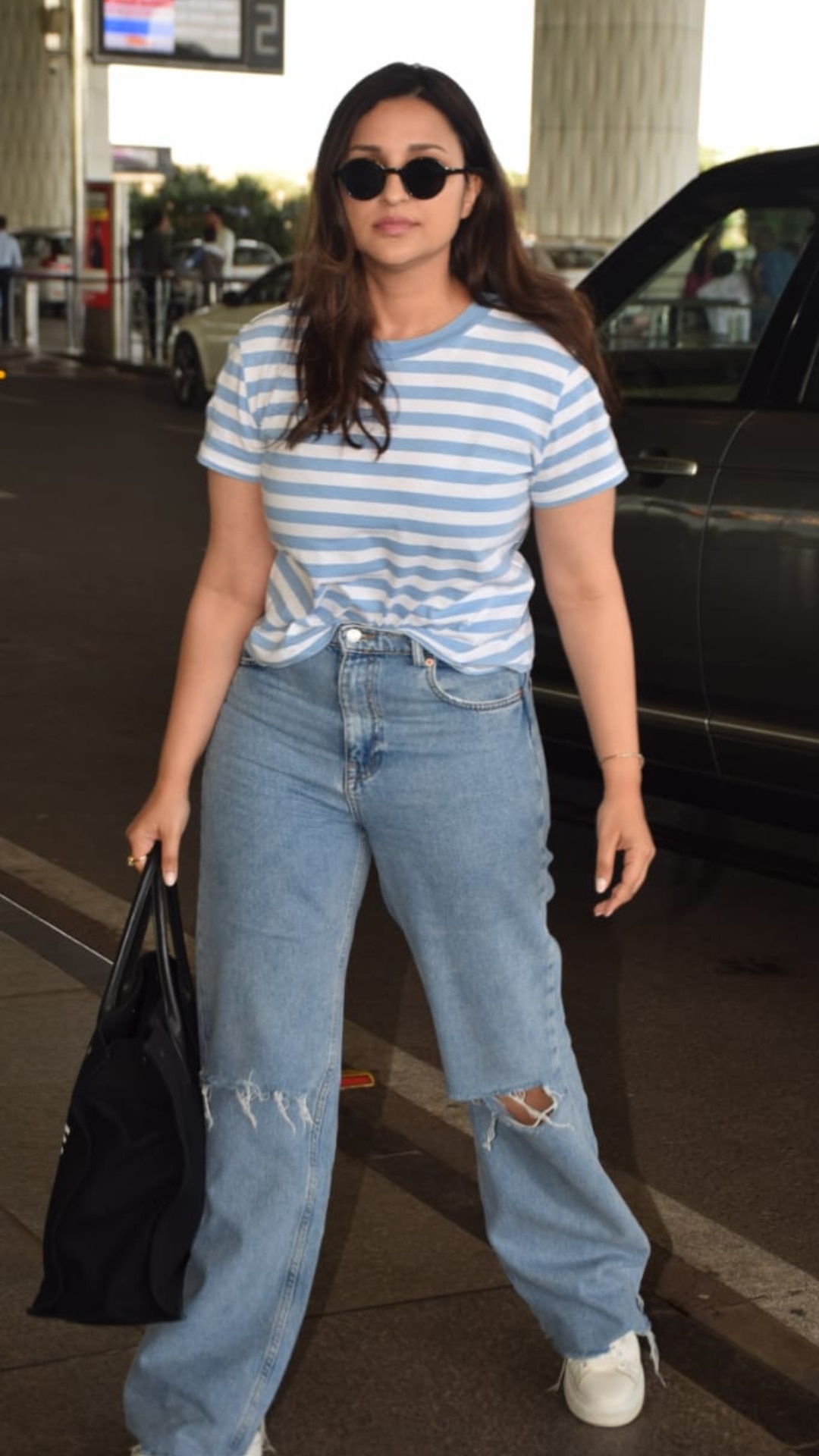 Parineeti Chopra's casual airport look!, airport