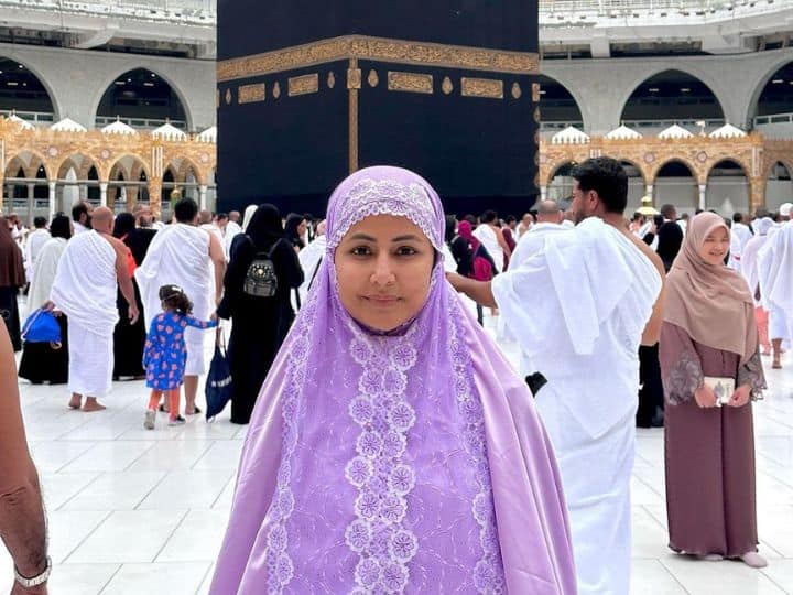 Hina Khan furious on netizens who comment on her mecca umrah related post read here Hina Khan Pics: 'मैं कोई संत नहीं हूं,' धार्मिक पोस्ट को लेकर टोर्ल्स को हिना खान ने दिया करारा जवाब