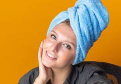 Hair Care Tips: વાળ ધોયા બાદ માથા પર ટોવેલ બાંધવો કેમ છે ખતરનાક, જાણો શું થાય છે નુકસાન