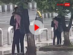 Video: मुंबई में कपल पर फिर चढ़ा प्यार का बुखार, बीच सड़क पर किस करते आया नजर, वीडियो वायरल