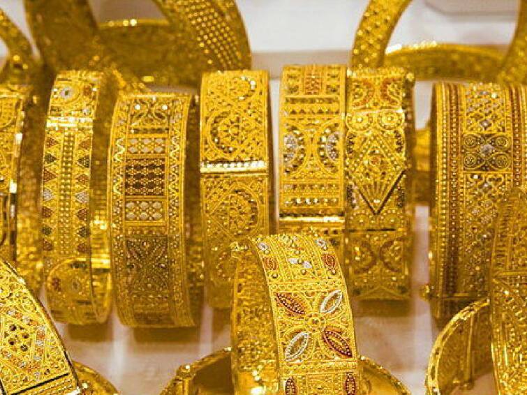 Gold, Silver Price: ஹாப்பி நியூஸ் மக்களே.. தங்கம் விலை சவரனுக்கு ரூ.80 குறைவு.. இன்றைய விலை நிலவரம் இதுதான்...! Gold Silver Price Today march 25th silver price today in chennai Gold, Silver Price: ஹாப்பி நியூஸ் மக்களே.. தங்கம் விலை சவரனுக்கு ரூ.80 குறைவு.. இன்றைய விலை நிலவரம் இதுதான்...!