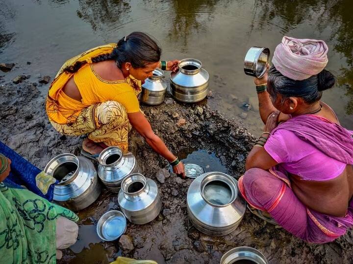 maharashtra Nanded News possibility of water shortage in the coming time  Nanded District Collector held a review meeting Nanded News : येत्या काळात पाणी टंचाई?; नांदेड जिल्हाधिकाऱ्यांनी घेतली आढावा बैठक