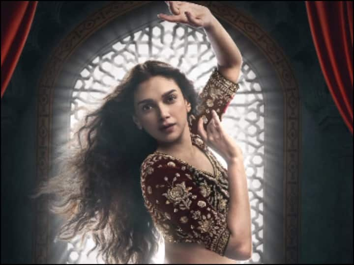 Taj Divided by Blood Fame Aditi Rao Hydari Complete Education Qualification Detail Watch Full Report 'ताज: डिवाइडेड बाई ब्लड' की 'अनारकली' Aditi Rao Hydari कितनी पढ़ी लिखी हैं? जानें एक्ट्रेस की एजुकेशन