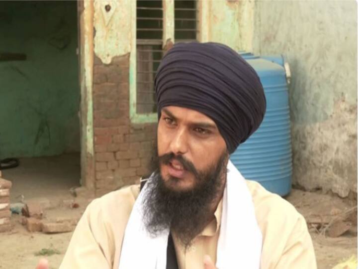Amritpal Singh Arrest Operation: ‘बुआ जी मैं रिनू..' अमृतपाल ने साथियों से बात करने के लिए बनाए थे अजीबोगरीब कोड वर्ड khalistani amritpal singh used to send message to colleagues through code word Amritpal Singh Arrest Operation: ‘बुआ जी मैं रिनू..' अमृतपाल ने साथियों से बात करने के लिए बनाए थे अजीबोगरीब कोड वर्ड