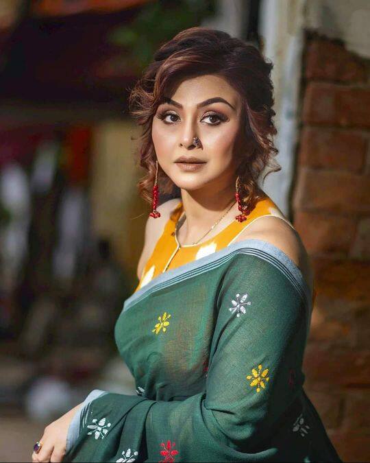 এছাড়াও এই ছবিতে দেখা যাবে দেবযানী চট্টোপাধ্যায় (Debjani Chatterjee), অনুরাধা মুখোপাধ্যায় (Anuradha Mukherjee), শোয়েব কবীর (Shoaib Kabeer) ও লক্ষ্য ভট্টাচার্য্য (Lakshya Bhattacharya)।