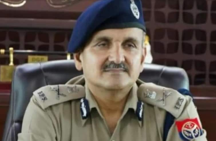 UP News: UP DGP Devendra Singh Chauhan Big Statement About Atiq Ahmed Car Overturn UP News: અતિકની ગાડી પલટવાને લઈ UP DGPનો ચોંકાવનારો જવાબ, અનેક તર્ક-વિતર્ક