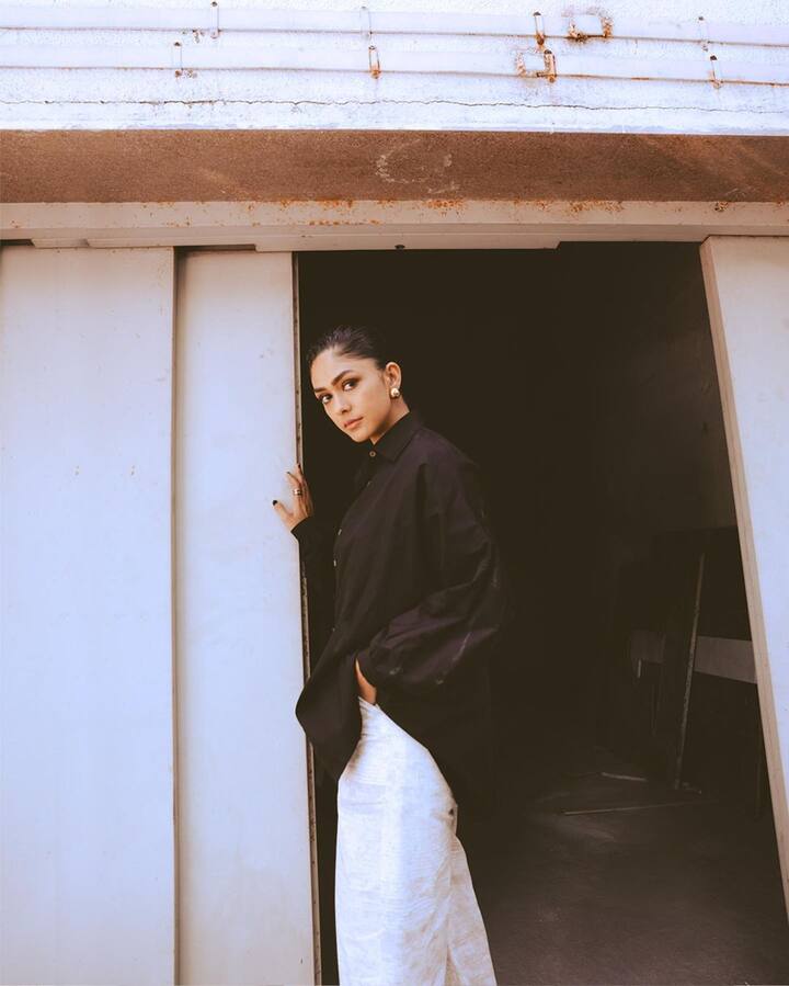 Mrunal's latest photoshoot is all about vintage vibes