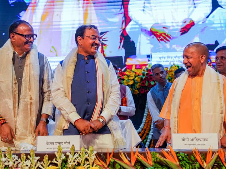 यहां लोक भवन के सभागार में आयोजित एक समारोह को संबोधित करते हुए आदित्यनाथ ने कहा, ''छह वर्ष में तीन वर्ष वैश्विक महामारी से लड़ते व्यतीत हुए और उसी में से हमने राह भी निकाली.